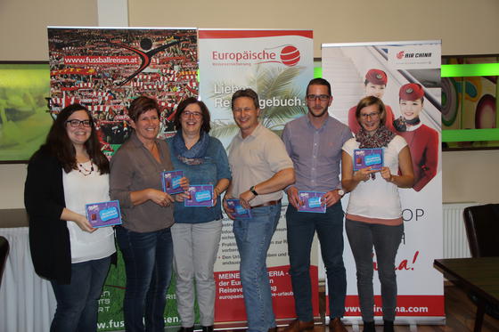 Hier sehen Sie das Siegerteam: Iris Buder, Roswitha Heigl und Maria Zehetner von den TUI Reisecenter, Andreas Humpolec/Europäische sowie Hannes Ehebruster und Karin Brandhofer von RUEFA Reisen.
